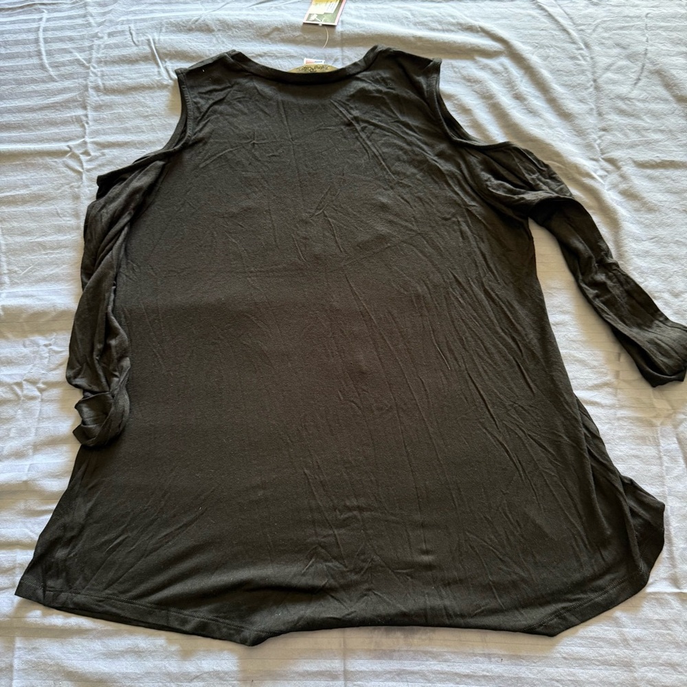 🎄 Flying Colors “Don’t Get Your Tinsel in a Tangle” Cold Shoulder Top –Size M - Picture 8 of 8
